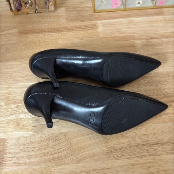 Vintage Coach Quiet Luxury Black Leather Pointed Toe Heels Size 7 Classic Retro - Picture 6 of 11